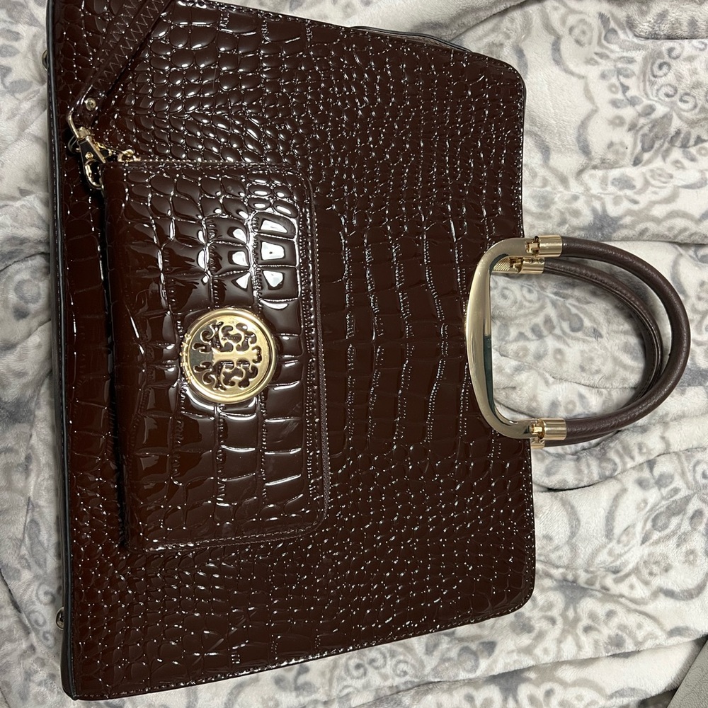 Elegant Brown Crocodile-Embossed Handbag